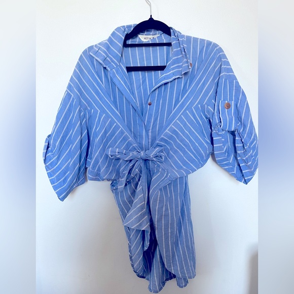 kit x Tops - Kit x blue and pink pin stripe tie front shirt